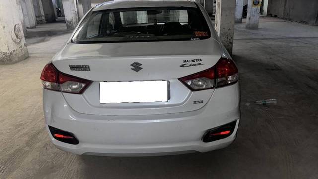 https://images10.gaadi.com/usedcar_image/4290409/original/processed_7bba56aa-7076-4590-a028-69665238e633.jpeg?imwidth=6401