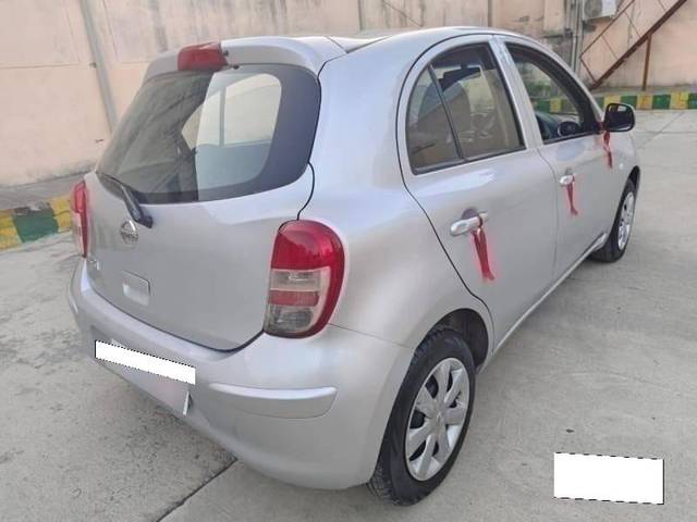 https://images10.gaadi.com/usedcar_image/4290453/original/processed_4eae65812445bd568cd0f04af9b0018f.jpg?imwidth=6402