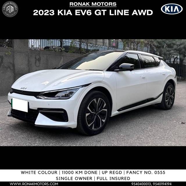 https://images10.gaadi.com/usedcar_image/4290535/original/processed_9eedcfc9e7a4167a551b4e205673ef06.jpg?imwidth=6402