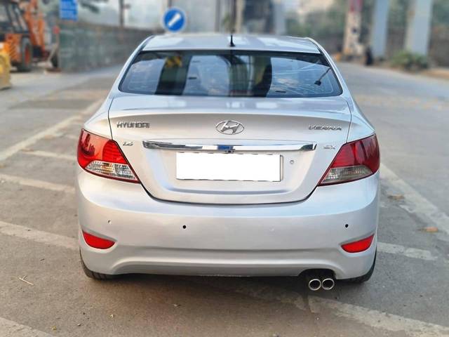 https://images10.gaadi.com/usedcar_image/4290573/original/processed_b102c1ed7a689e8679d3b5536f7c7193.jpeg?imwidth=6402