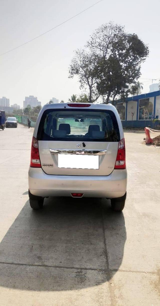 https://images10.gaadi.com/usedcar_image/4290605/original/processed_b04d665001ea01a1e7007919875b686f.jpg?imwidth=6402