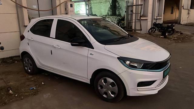 https://images10.gaadi.com/usedcar_image/4290646/original/be28a7ba5f69bdd07eaa2153a18015c7.jpg?imwidth=6400