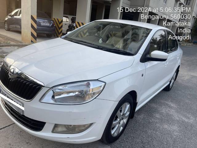 https://images10.gaadi.com/usedcar_image/4290810/original/processed_156cf03dd09c41bcfca31ba4cf2efb07.jpg?imwidth=6400