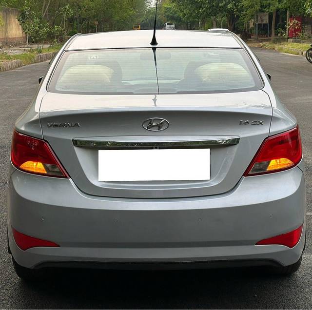 https://images10.gaadi.com/usedcar_image/4290841/original/processed_a1b5b349f442606057329b00a45599e8.jpg?imwidth=6402