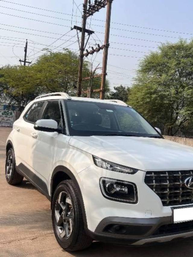 https://images10.gaadi.com/usedcar_image/4290855/original/processed_f6665260-8005-440d-86da-3fee04624231.jpg?imwidth=6400