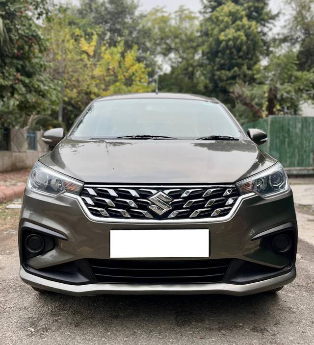 https://images10.gaadi.com/usedcar_image/4290875/original/processed_8cd8e2c6bdfb627162b750ccf6c590b3.jpg?imwidth=6400