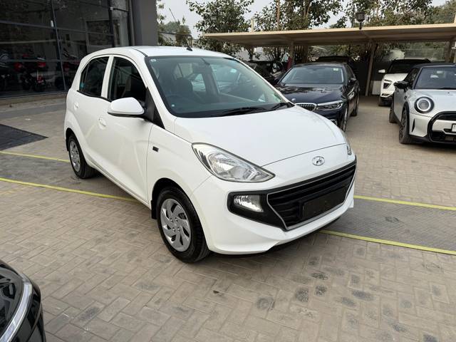 https://images10.gaadi.com/usedcar_image/4290884/original/8ead904f78ec16125a1f2ef528065a61.jpg?imwidth=6402