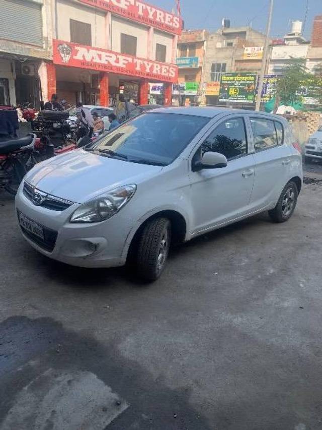 https://images10.gaadi.com/usedcar_image/4290886/original/processed_4792d701-851d-45c5-8201-d7f2d0877543.jpg?imwidth=6400