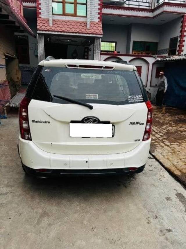 https://images10.gaadi.com/usedcar_image/4290889/original/processed_af70792c-be35-42d1-bb8e-f4a79b02a847.jpg?imwidth=6401