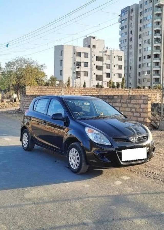 https://images10.gaadi.com/usedcar_image/4290952/original/processed_fb342fe7-6ba0-4880-b4be-0ddf8764251e.jpeg?imwidth=6402