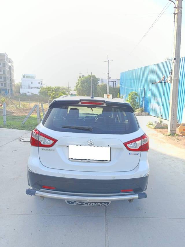 https://images10.gaadi.com/usedcar_image/4290954/original/processed_1a0e03fab8e657b96b8d2d39481d02bf.jpg?imwidth=6402