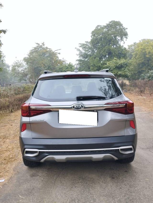 https://images10.gaadi.com/usedcar_image/4291005/original/processed_323fc17ff0c173d3e97584afdeb650e6.jpg?imwidth=6402