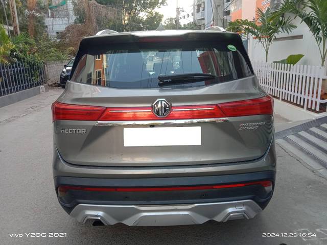 https://images10.gaadi.com/usedcar_image/4291087/original/processed_a9d570d5a3d160765117a5e3e1f85613.jpg?imwidth=6402