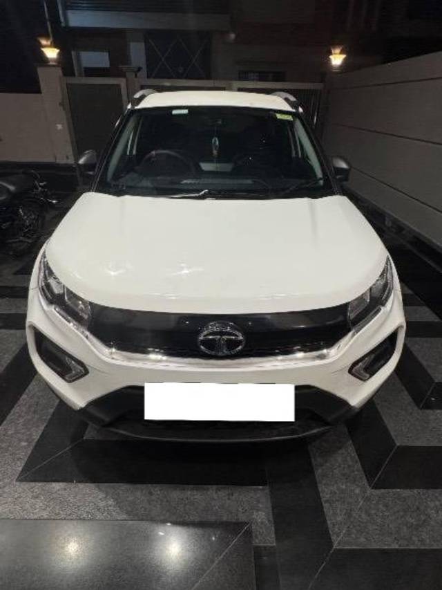 https://images10.gaadi.com/usedcar_image/4291107/original/processed_0458eda4-ed38-4720-bb9f-a73005c2d183.jpg?imwidth=6400