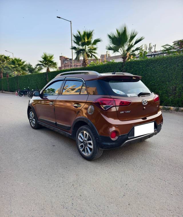 https://images10.gaadi.com/usedcar_image/4291178/original/processed_e40ffbd7069fa45e98ef28ffd4204f6d.jpg?imwidth=6402