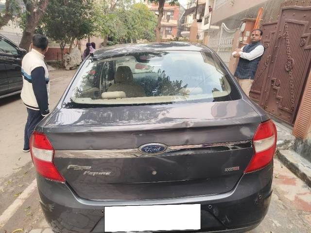 https://images10.gaadi.com/usedcar_image/4291375/original/53f379574fb08fdb794e51742b077671.jpg?imwidth=6401