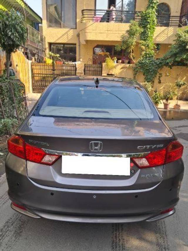 https://images10.gaadi.com/usedcar_image/4291402/original/a45219b6a015d1b2fe6cda0255a86b8a.jpg?imwidth=6401