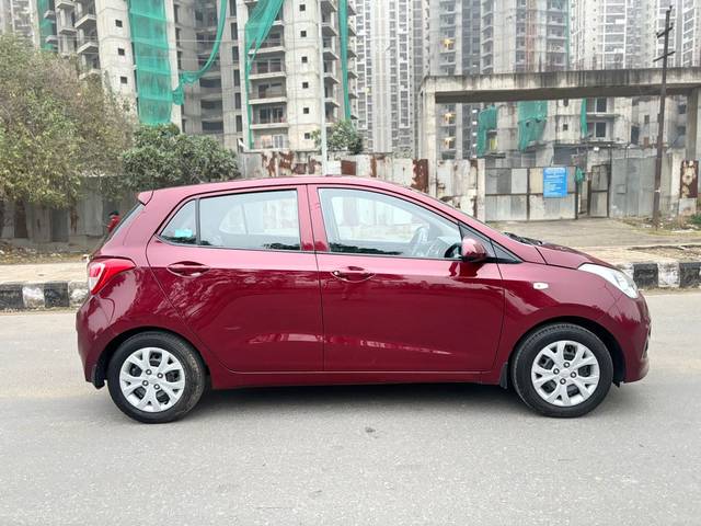 https://images10.gaadi.com/usedcar_image/4291563/original/7cea2015b6153406fc19af10f57b8861.jpg?imwidth=6401