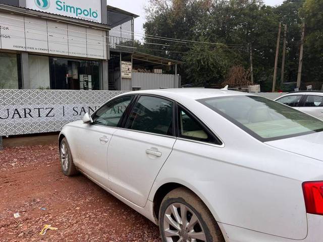 https://images10.gaadi.com/usedcar_image/4291676/original/f9feab9bc7002381ccca839ded6a44cc.jpeg?imwidth=6402