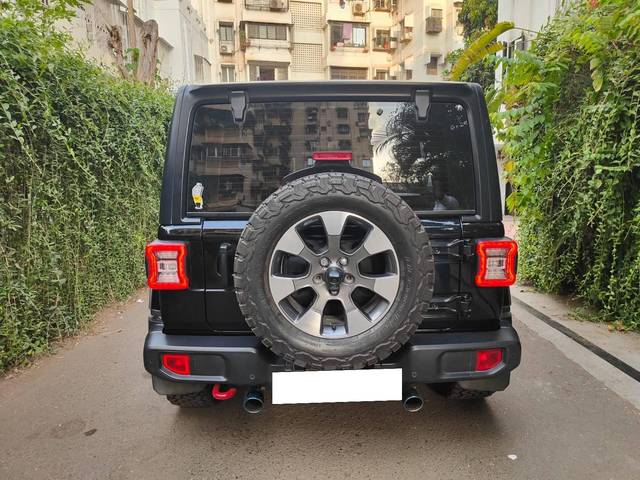 https://images10.gaadi.com/usedcar_image/4291680/original/processed_c043c2e846dceea9f0d28a2e88214376.jpeg?imwidth=6401