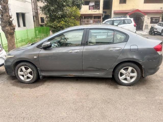 https://images10.gaadi.com/usedcar_image/4291697/original/26dcb37cad708770b288e8a2a5793faf.jpeg?imwidth=6402