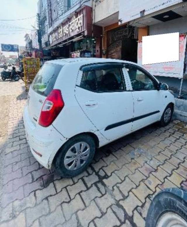 https://images10.gaadi.com/usedcar_image/4291715/original/processed_22c942e8-34f0-49ab-a639-44f1642f9d32.jpeg?imwidth=6400