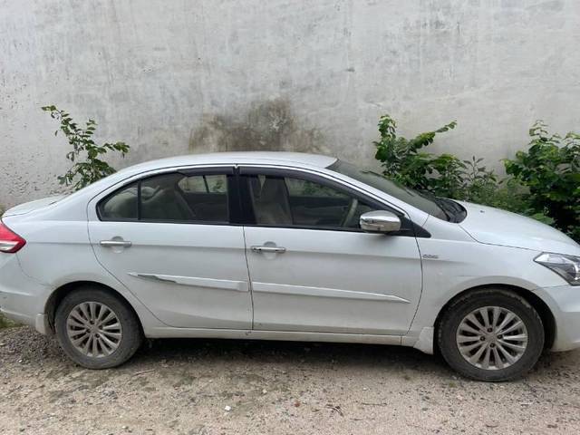 https://images10.gaadi.com/usedcar_image/4291750/original/processed_39bc2eda-2ece-42b5-9b7c-5a09bc355786.jpg?imwidth=6401