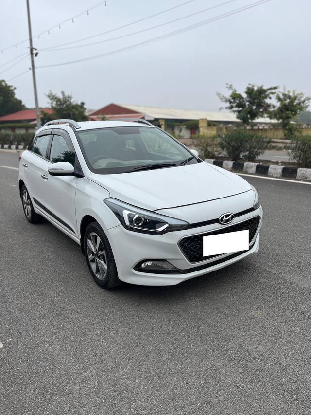 https://images10.gaadi.com/usedcar_image/4291816/original/processed_0a16fc590759a2fdc6ea34dc94283a10.jpg?imwidth=6400