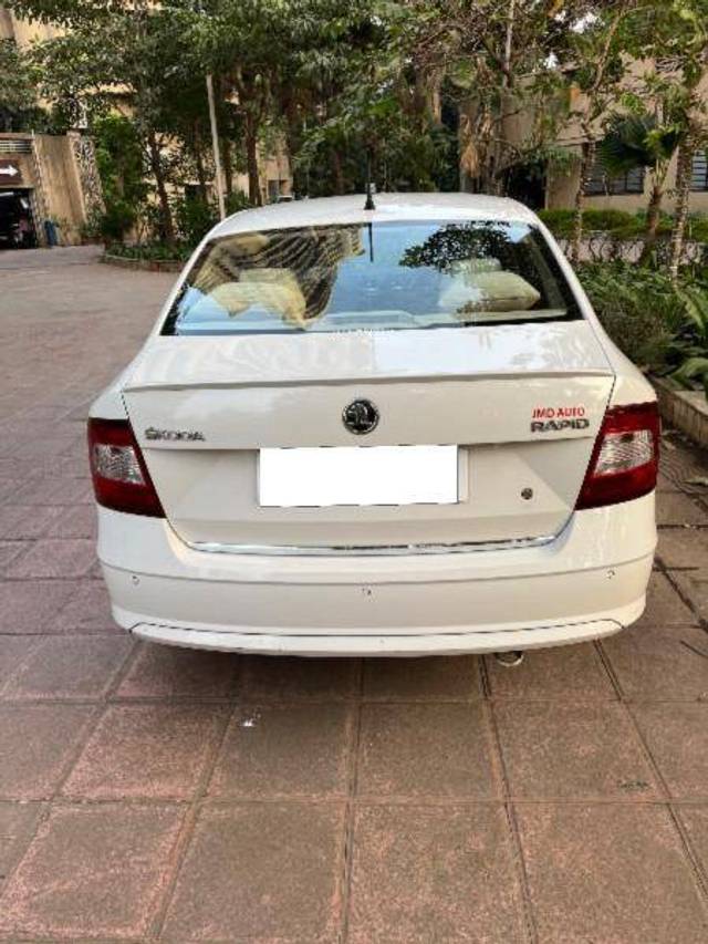 https://images10.gaadi.com/usedcar_image/4291825/original/031655ec30ffa0715553e08efa109d15.jpeg?imwidth=6401