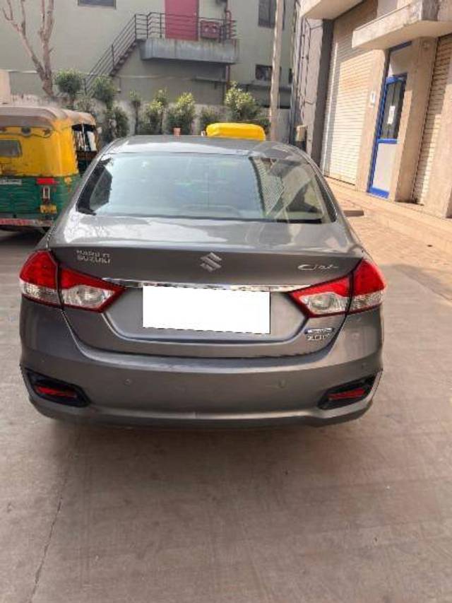 https://images10.gaadi.com/usedcar_image/4291882/original/2d8449d7e08c661292edd61529b20cfd.jpg?imwidth=6401