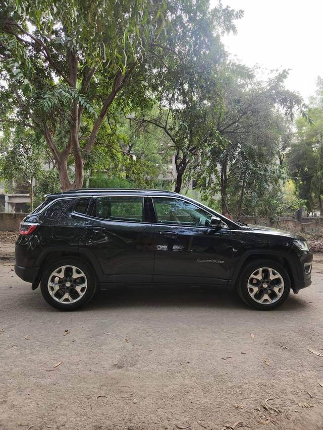 https://images10.gaadi.com/usedcar_image/4291889/original/processed_1432c7ae69a1419574158a98cbead0ff.jpg?imwidth=6401