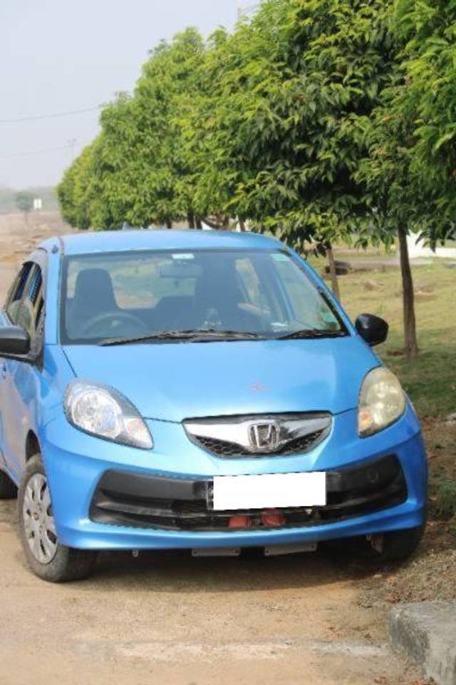 https://images10.gaadi.com/usedcar_image/4291909/original/processed_720c7360-dcc0-4400-8aa4-6c1bcf65dacf.JPG?imwidth=6400