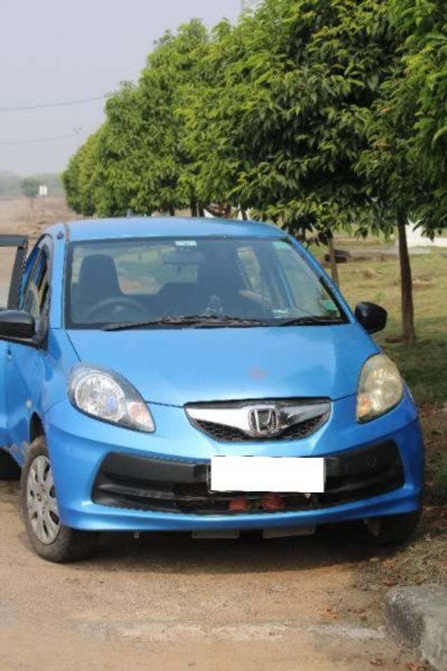 https://images10.gaadi.com/usedcar_image/4291909/original/processed_72b3270a-001d-4ec7-b1f9-ec9dfd0fc8b5.JPG?imwidth=6402