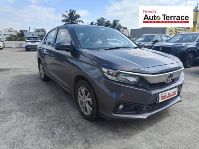 https://images10.gaadi.com/usedcar_image/4291963/original/1f09500dd346d816442cd95a8d631718.jpeg?imwidth=6400