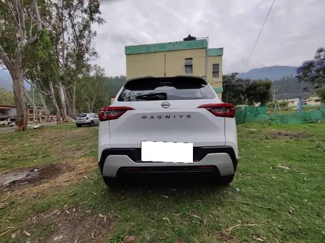 https://images10.gaadi.com/usedcar_image/4292111/original/processed_070d4e44-ff27-4a8f-8977-8e0bd85d5558.jpg?imwidth=6401