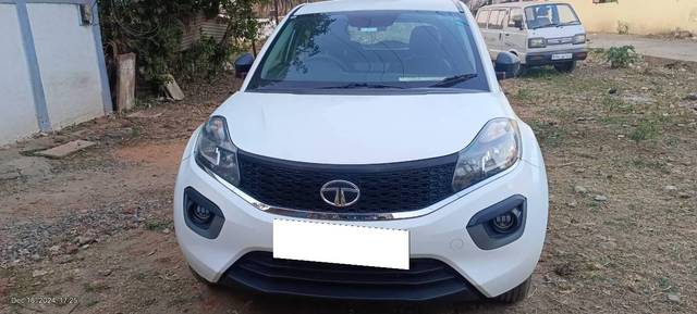 https://images10.gaadi.com/usedcar_image/4292113/original/processed_4159fe3f-2706-4d85-8856-8915e40faf22.jpg?imwidth=6400