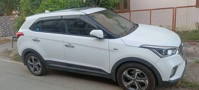 https://images10.gaadi.com/usedcar_image/4292156/original/processed_342aaafd-453e-4d57-831c-1dc9002170ae.jpg?imwidth=6400