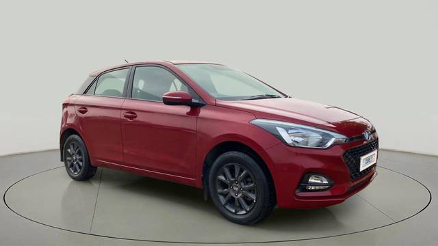 https://images10.gaadi.com/usedcar_image/4292161/original/1cb6dc21520be423e62b50f795e98a56.jpg?imwidth=6400