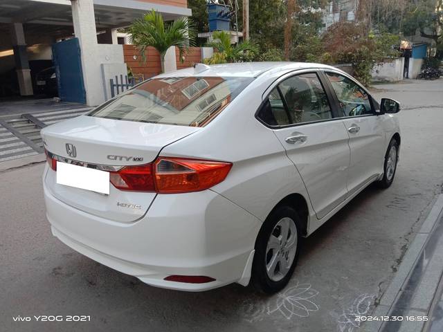 https://images10.gaadi.com/usedcar_image/4292165/original/processed_b8d0c938d5baf5e738176a18feb5ca55.jpg?imwidth=6401