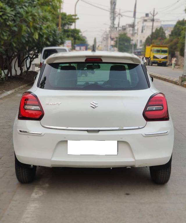 https://images10.gaadi.com/usedcar_image/4292194/original/processed_1c4c8149c9621ec8b5c20736f631e3a8.jpg?imwidth=6402