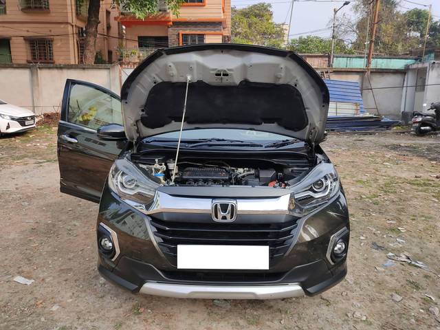 https://images10.gaadi.com/usedcar_image/4292269/original/processed_49fd730faf3610220930fb4f76605071.jpg?imwidth=6402