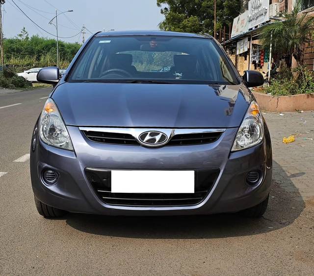 https://images10.gaadi.com/usedcar_image/4292270/original/processed_1ea782885bc0493e199570d0b27387e2.jpg?imwidth=6402