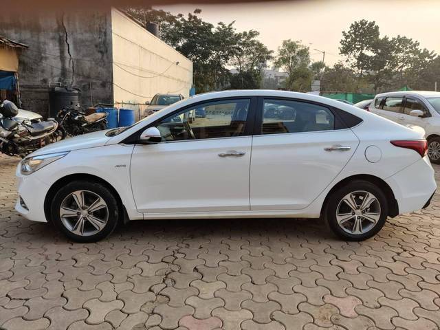 https://images10.gaadi.com/usedcar_image/4292276/original/processed_6a1ab912ddd4730fb1c90b6e321b9a96.jpeg?imwidth=6402