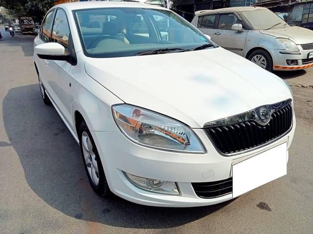 https://images10.gaadi.com/usedcar_image/4292293/original/processed_9495349f76ef87b6f6fc8276c1cd92f3.jpeg?imwidth=6400