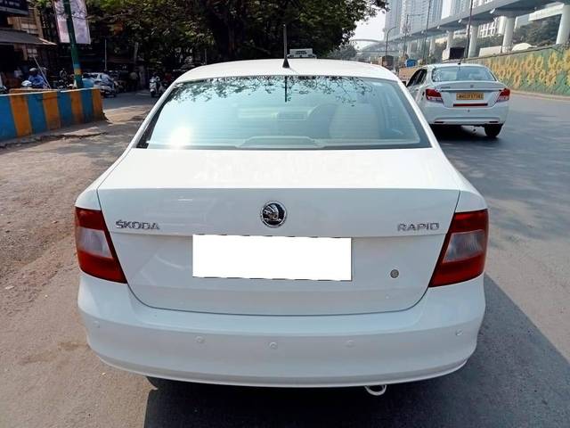 https://images10.gaadi.com/usedcar_image/4292293/original/processed_d17c13f42f37eacade1d74b64d70e1ee.jpeg?imwidth=6401