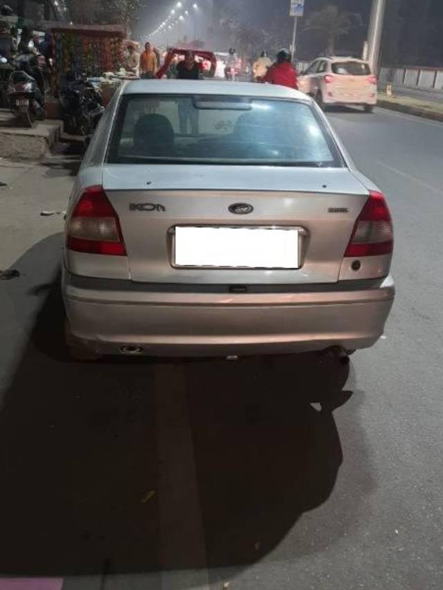 https://images10.gaadi.com/usedcar_image/4292412/original/processed_2e6cf6a6-96f6-4b7c-9608-778e04b361fd.jpg?imwidth=6401