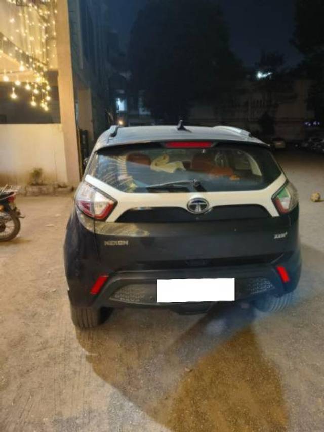 https://images10.gaadi.com/usedcar_image/4292470/original/processed_87c6b0e2-41b8-48db-bc5a-cbd08212d3fd.jpg?imwidth=6400