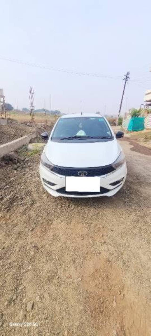 https://images10.gaadi.com/usedcar_image/4292531/original/processed_cc325fcb-31b3-4246-a072-f58c96a59b0d.jpg?imwidth=6400