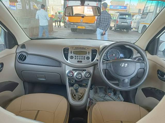 https://images10.gaadi.com/usedcar_image/4292583/original/35c1c5f7003cb656bc8dfffe010c86d0.jpg?imwidth=6402