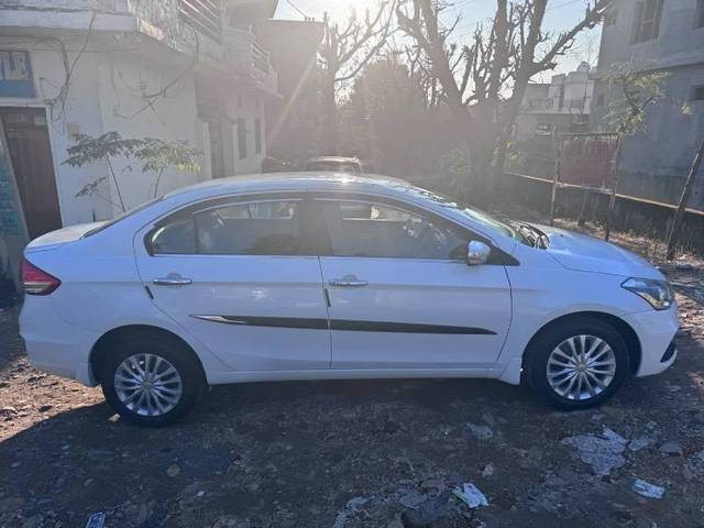 https://images10.gaadi.com/usedcar_image/4292624/original/processed_7fa041f1-bbe8-44cd-b6e8-09d779c3708b.jpeg?imwidth=6401